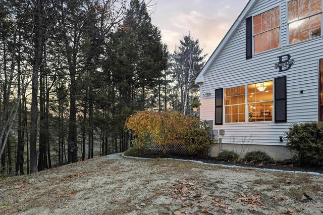 249 Cooper Hill Road, Nottingham, NH 03290