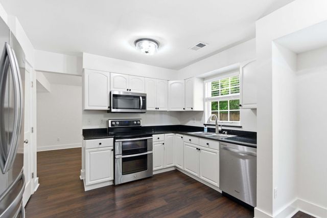 2143 Pinehurst Avenue, Charleston, SC 29414