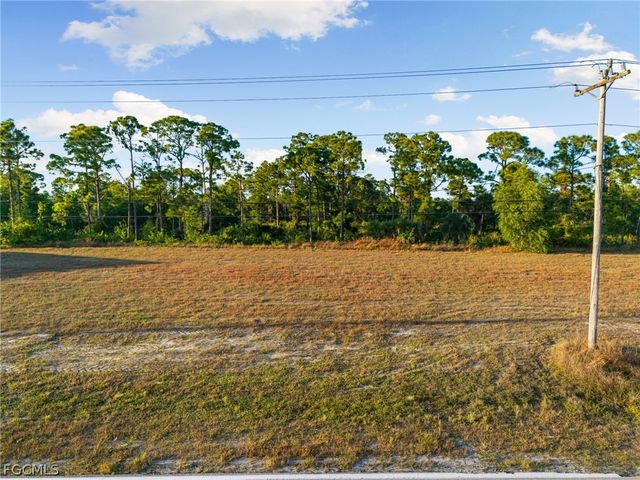 401 Wilmington PKWY, Cape Coral, FL 33993