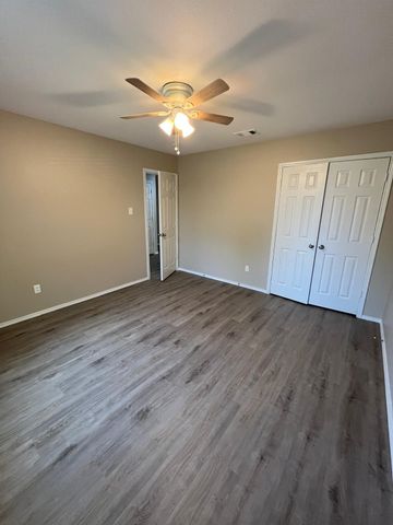 2210 Marvin Drive, Lancaster, TX 75134