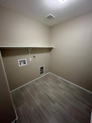 2210 Marvin Drive, Lancaster, TX 75134
