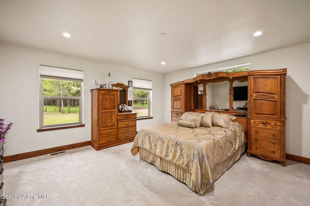 303 Rocky Mtn Ranch Rd, Spirit Lake, ID 83869