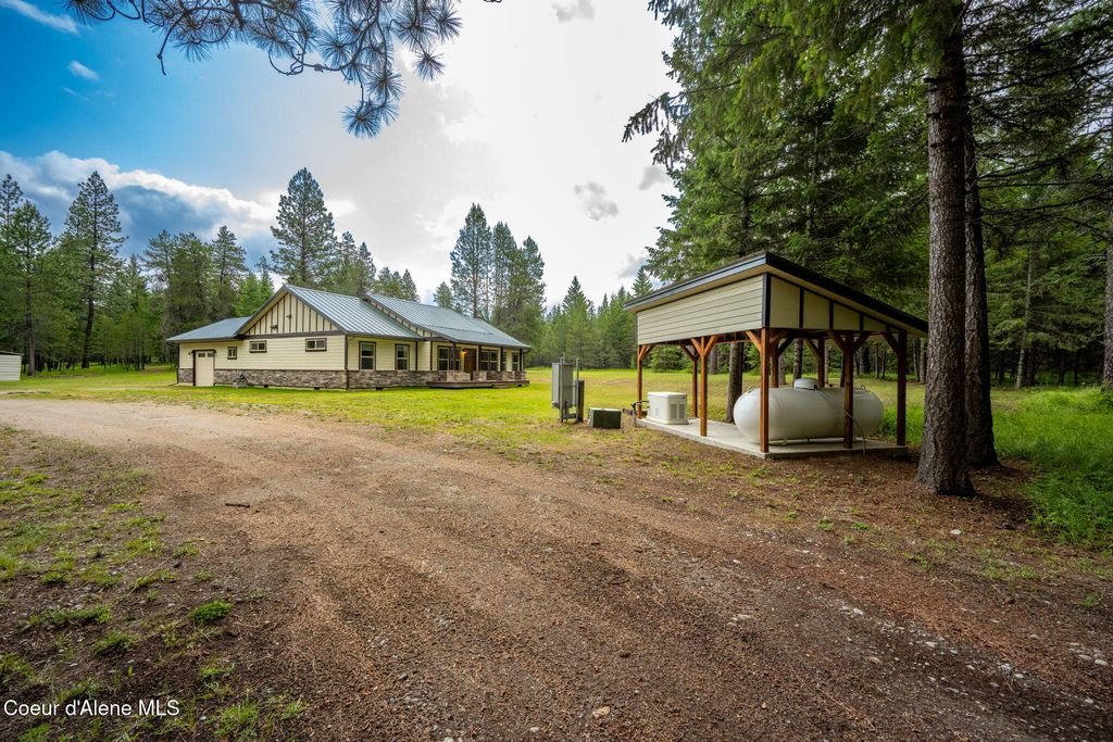 303 Rocky Mtn Ranch Rd, Spirit Lake, ID 83869