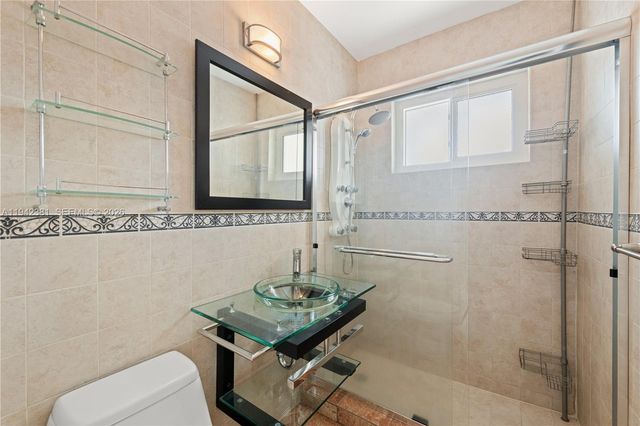 1470 N Treasure Dr, North Bay Village, FL 33141