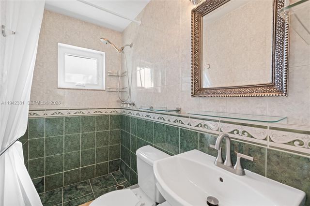 1470 N Treasure Dr, North Bay Village, FL 33141