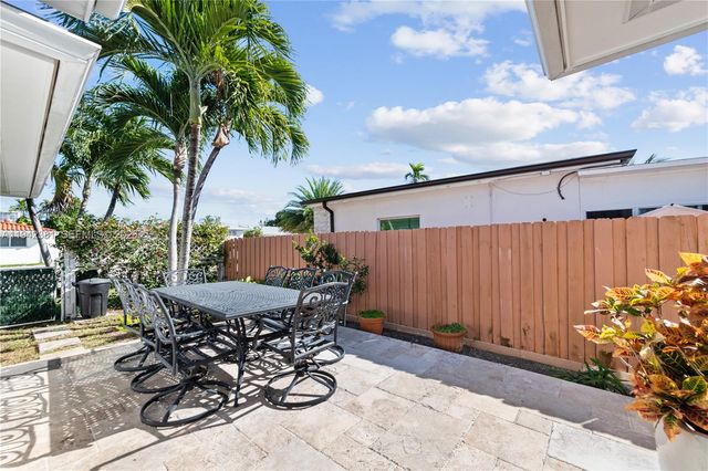 1470 N Treasure Dr, North Bay Village, FL 33141