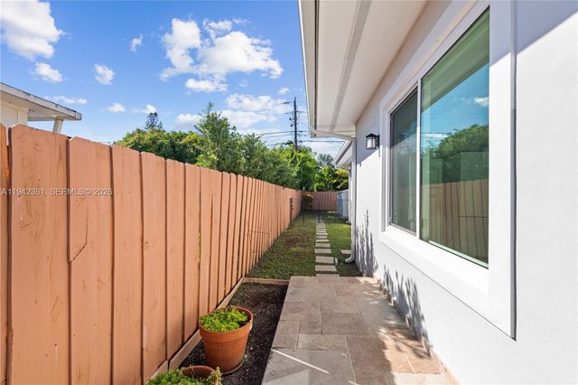 1470 N Treasure Dr, North Bay Village, FL 33141