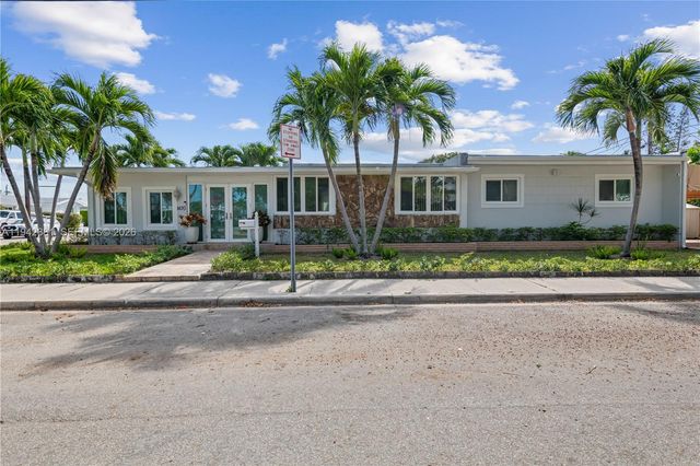 1470 N Treasure Dr, North Bay Village, FL 33141