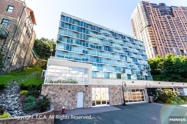 100 Thompson Lane 6B, Edgewater, NJ 07020