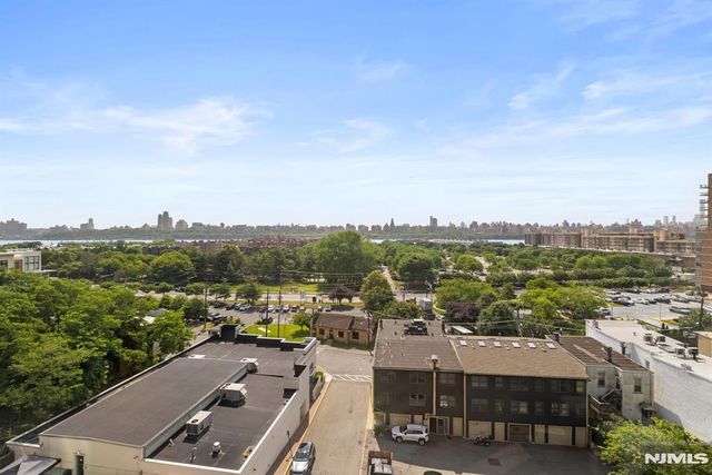 100 Thompson Lane 6B, Edgewater, NJ 07020