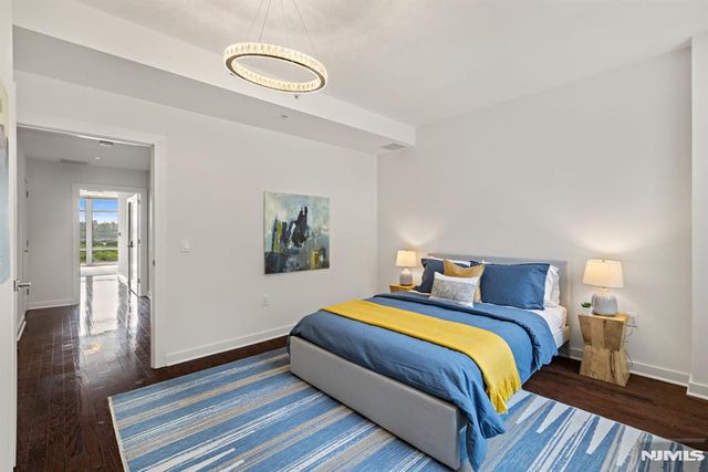 100 Thompson Lane 6B, Edgewater, NJ 07020