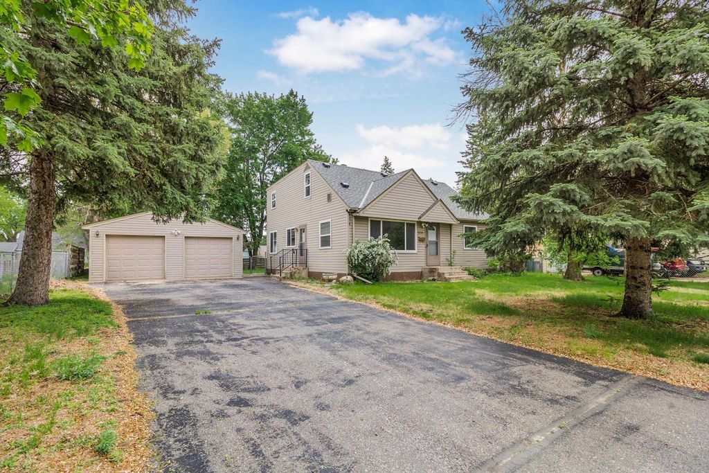 5030 Ewing Avenue N, Brooklyn Center, MN 55429