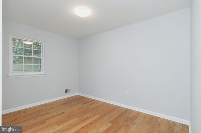 12530 OAKWOOD DR, Woodbridge, VA 22192
