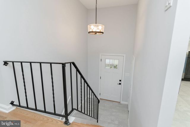 12530 OAKWOOD DR, Woodbridge, VA 22192