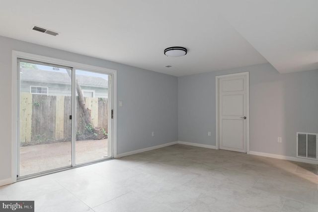 12530 OAKWOOD DR, Woodbridge, VA 22192