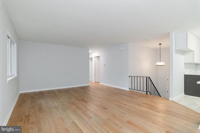 12530 OAKWOOD DR, Woodbridge, VA 22192
