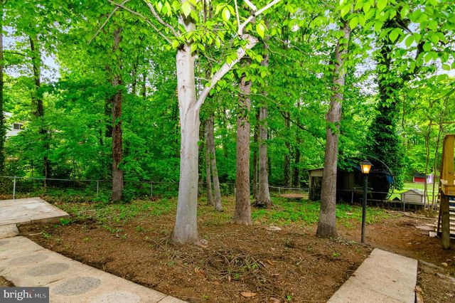 12530 OAKWOOD DR, Woodbridge, VA 22192