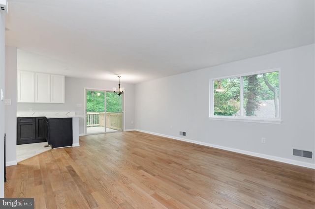 12530 OAKWOOD DR, Woodbridge, VA 22192
