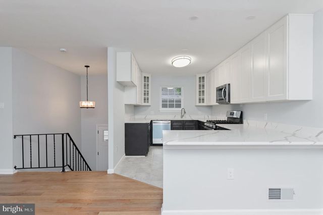 12530 OAKWOOD DR, Woodbridge, VA 22192