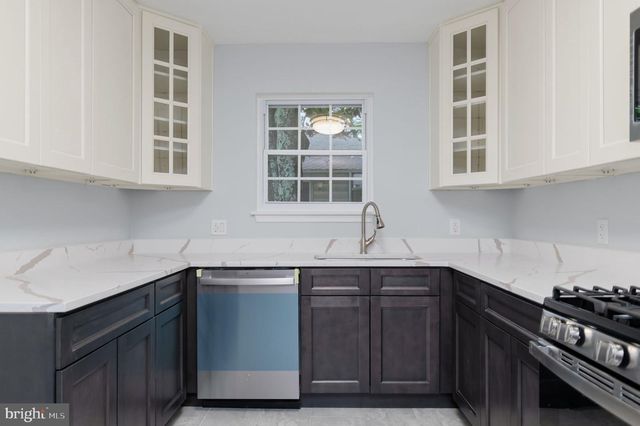 12530 OAKWOOD DR, Woodbridge, VA 22192