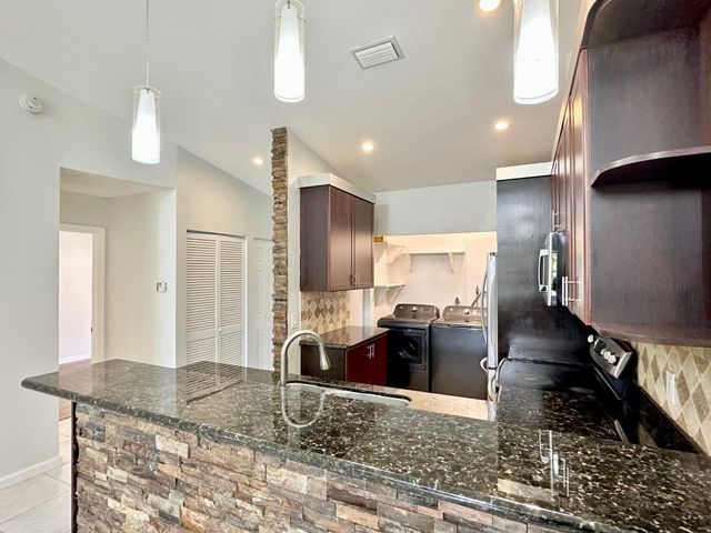 1917 NW 94TH AV 204A, Coral Springs, FL 33071