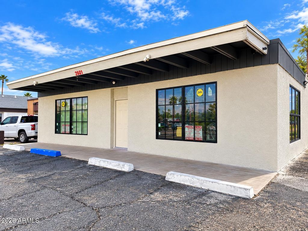 2601 N 32ND Street, Phoenix, AZ 85008 — exterior