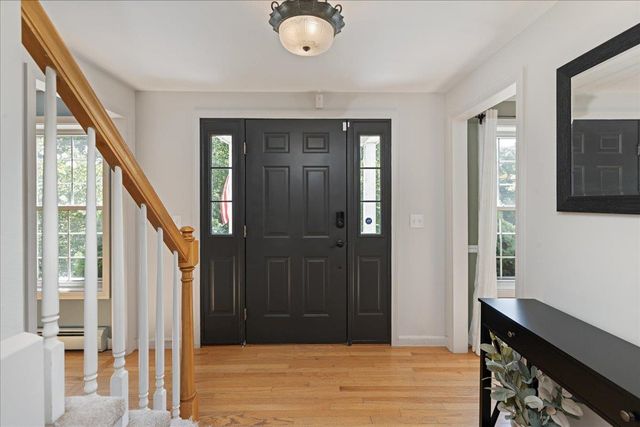 71 Pond Street, Newton, NH 03858