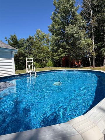 71 Pond Street, Newton, NH 03858