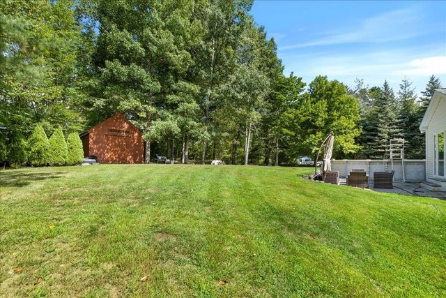 71 Pond Street, Newton, NH 03858