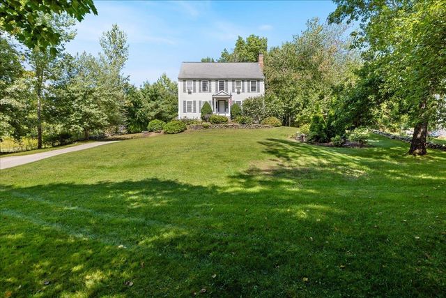 71 Pond Street, Newton, NH 03858