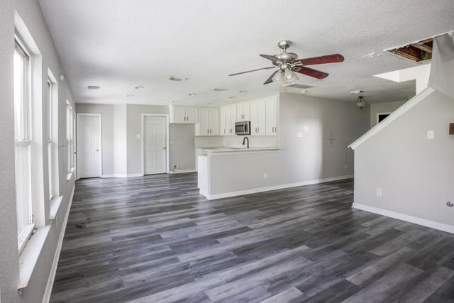 21122 Amber Crossing Drive, Richmond, TX 77406