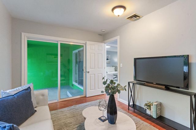 7477 21st St, Sacramento, CA 95822