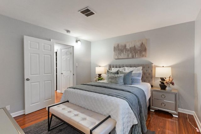 7477 21st St, Sacramento, CA 95822