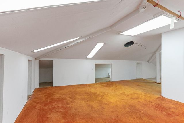 7477 21st St, Sacramento, CA 95822