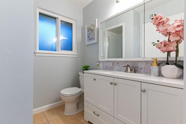 7477 21st St, Sacramento, CA 95822