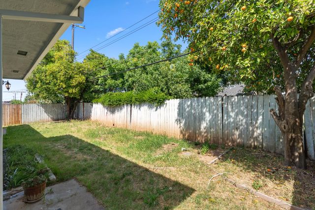 7477 21st St, Sacramento, CA 95822
