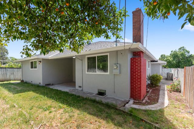 7477 21st St, Sacramento, CA 95822