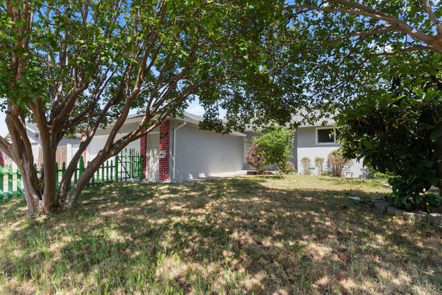 7477 21st St, Sacramento, CA 95822