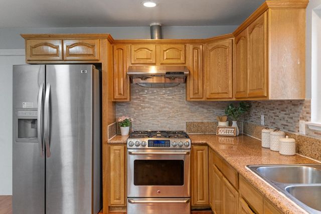 7477 21st St, Sacramento, CA 95822