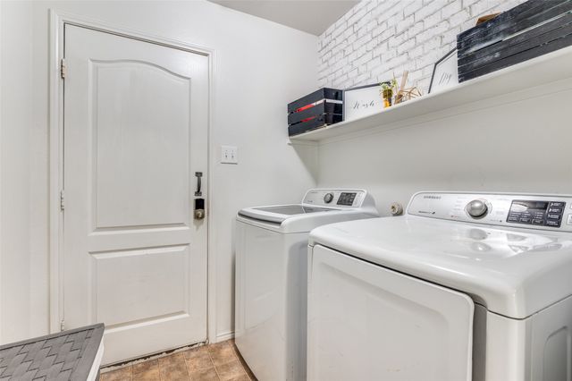 1208 Foster Street, Cedar Hill, TX 75104