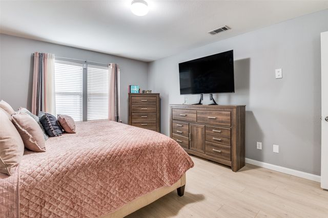1208 Foster Street, Cedar Hill, TX 75104