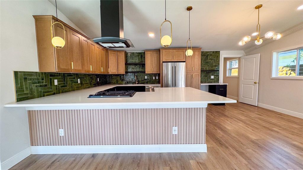 1712 Hillcrest LN, Austin, TX 78721