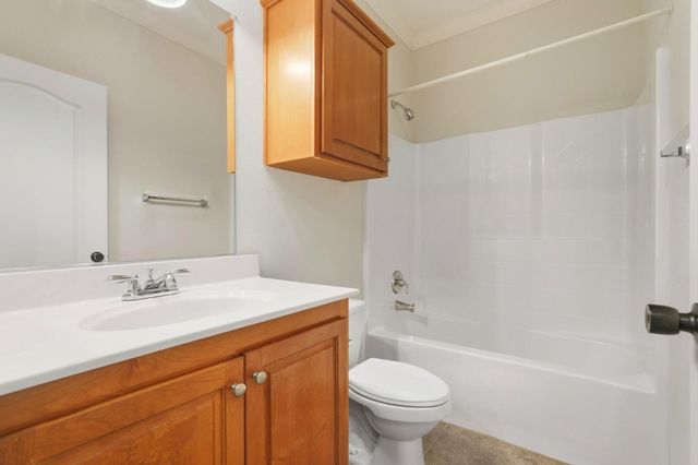 320 Chateau La Salle Drive 320, San Jose, CA 95111