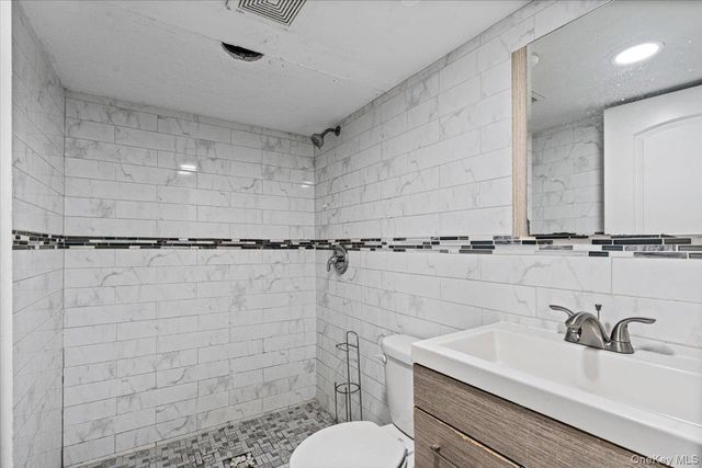 18710 121st Avenue, Saint Albans, NY 11412