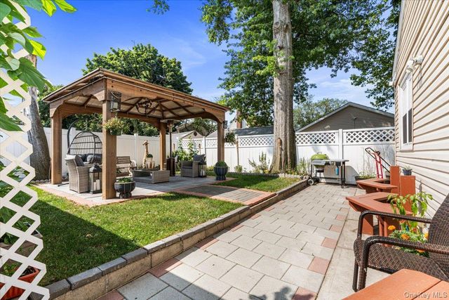 18710 121st Avenue, Saint Albans, NY 11412