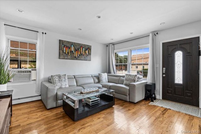 18710 121st Avenue, Saint Albans, NY 11412