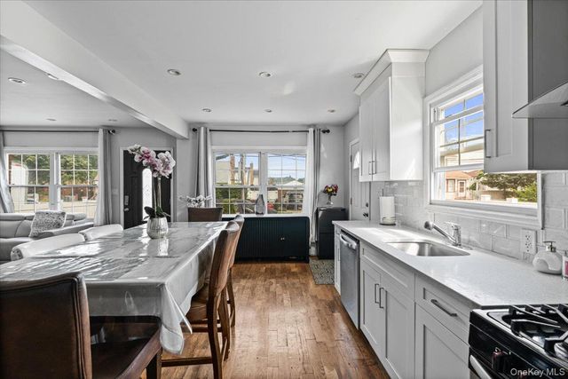 18710 121st Avenue, Saint Albans, NY 11412