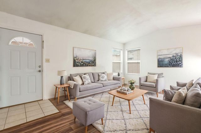 148 Pearl Drive NE, Rio Rancho, NM 87124