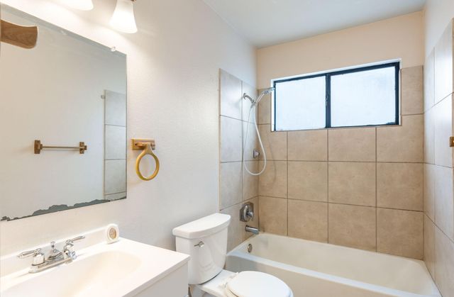 148 Pearl Drive NE, Rio Rancho, NM 87124