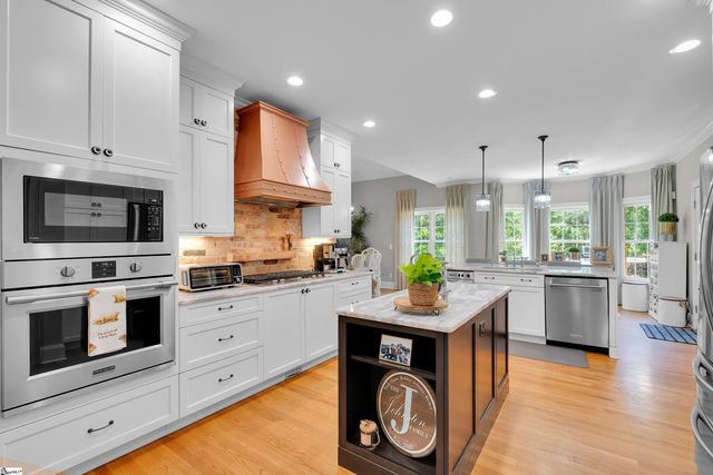 204 Parkside Drive, Simpsonville, SC 29681